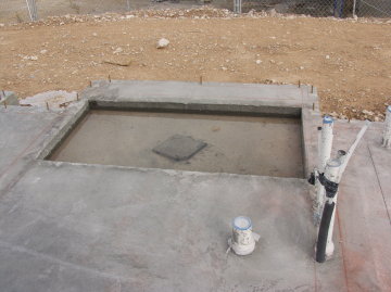 Guest shower reflecting pond